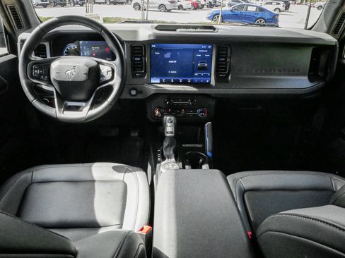 Used 2024 Ford Bronco Black Diamond image 27