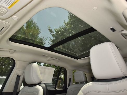 New 2026 Lincoln Aviator Reserve w/ Illumination Package AWD/4WD image 33