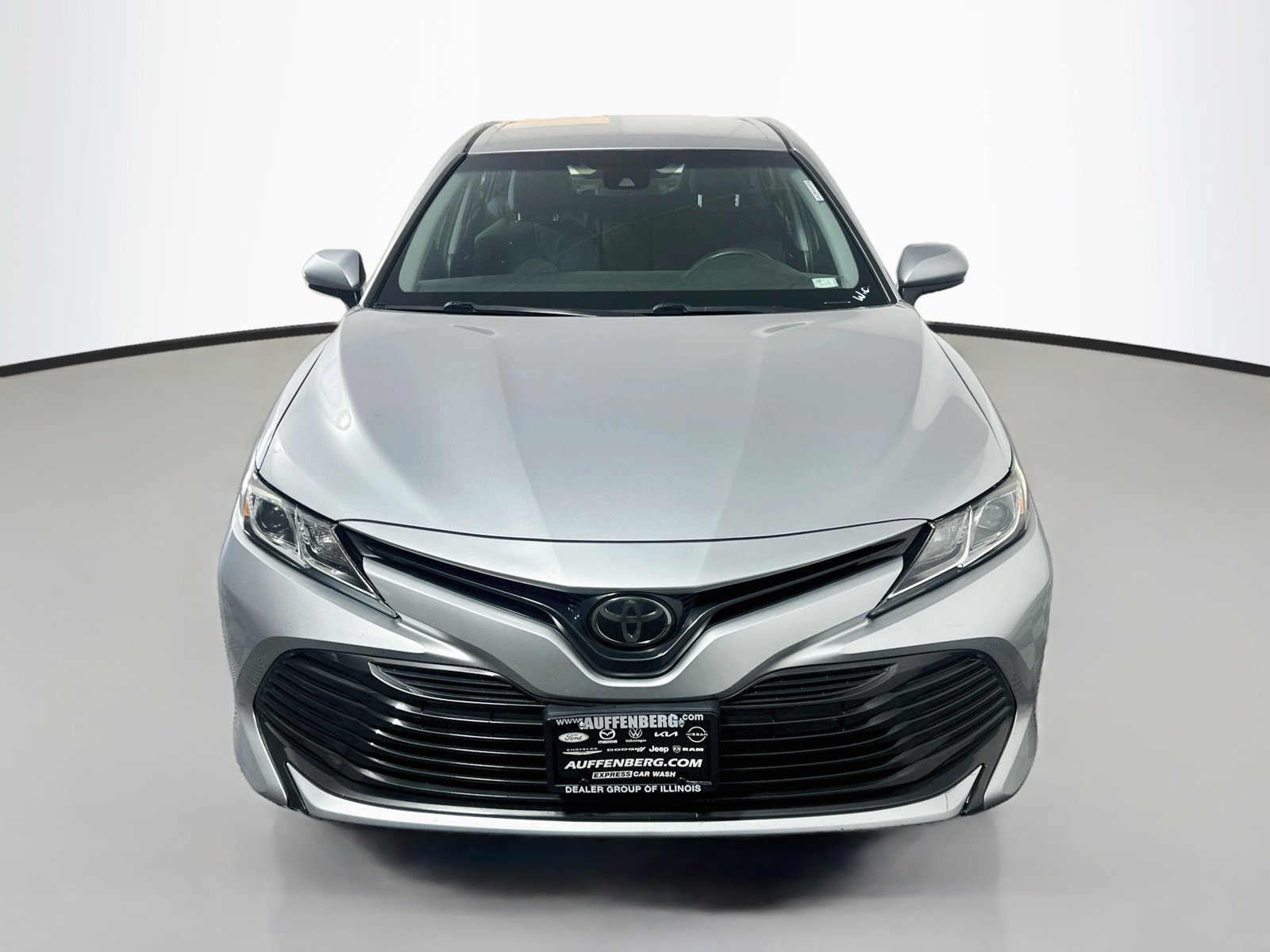 Used 2018 Toyota Camry LE FWD image 2