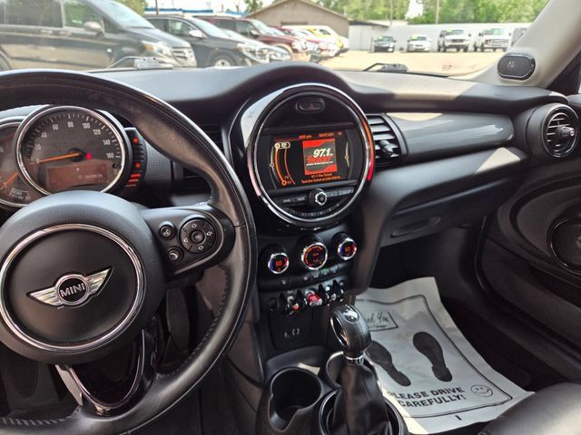 Used 2017 MINI Cooper 2-Door Hardtop FWD image 16