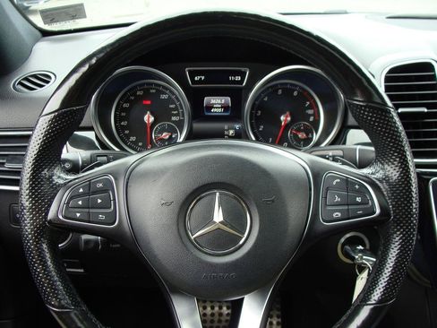 Used 2019 Mercedes-Benz GLE 400 4MATIC image 15