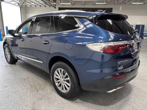 Used 2023 Buick Enclave Essence AWD/4WD image 5