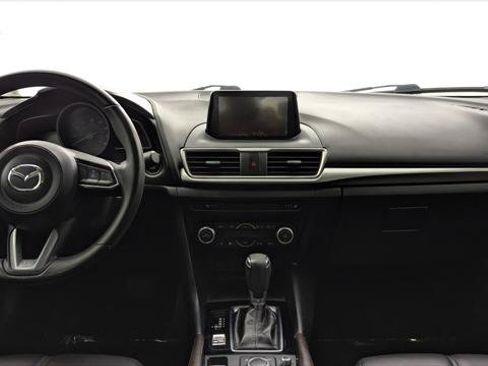 Used 2018 MAZDA MAZDA3 Touring FWD image 26