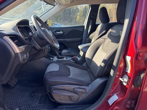 Used 2015 Jeep Cherokee Sport w/ Cold Weather Group image 9