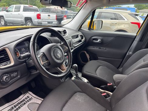 Used 2017 Jeep Renegade Latitude AWD/4WD image 15