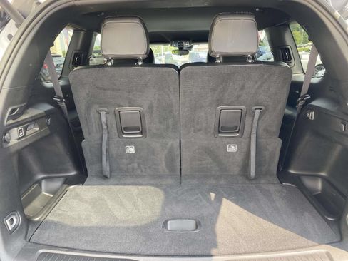 Used 2022 Jeep Grand Cherokee L Laredo RWD image 9