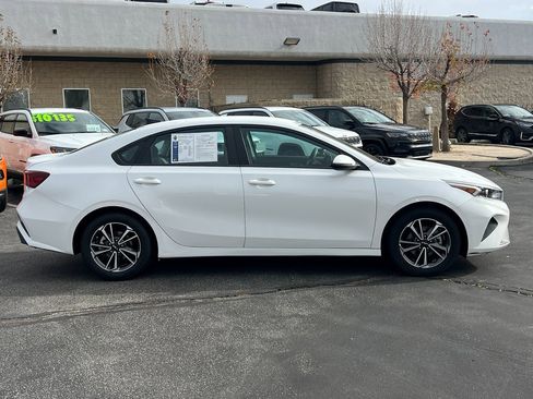 Used 2023 Kia Forte LXS w/ LXS Technology Package image 7