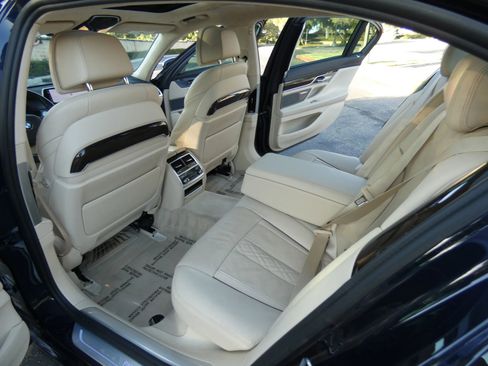 Used 2016 BMW 750i xDrive image 50