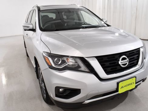 Used 2019 Nissan Pathfinder Platinum AWD/4WD image 4