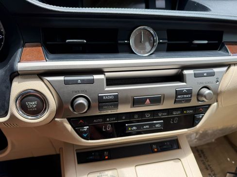 Used 2014 Lexus ES 350 w/ Premium Package FWD image 36