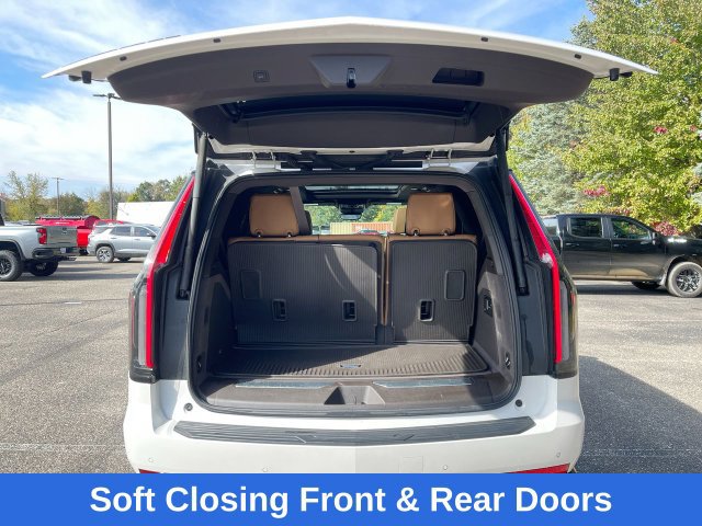 Used 2023 Cadillac Escalade Premium Luxury w/ Performance Package AWD/4WD image 28