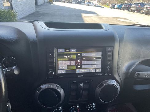 Used 2017 Jeep Wrangler Unlimited Sport w/ Quick Order Package 24S AWD/4WD image 14
