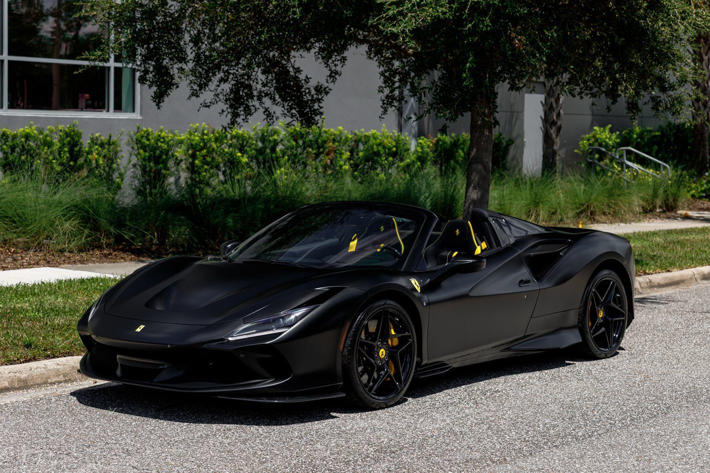 Used 2022 Ferrari F8 Tributo RWD image 25