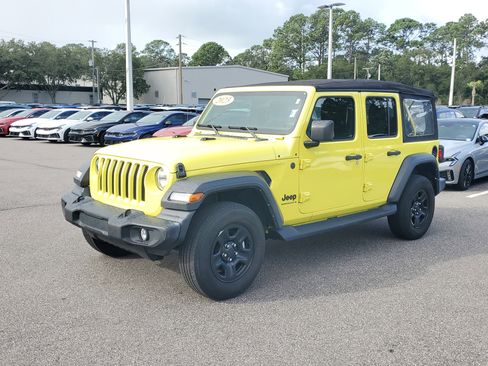 Used 2023 Jeep Wrangler Sport image 3