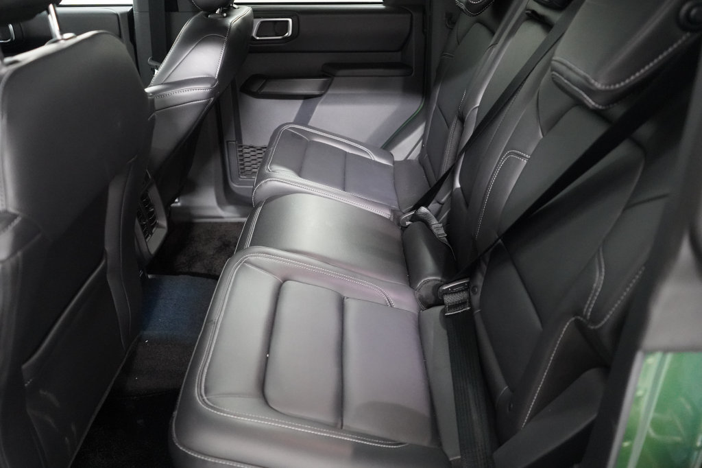 Used 2025 Ford Bronco Outer Banks AWD/4WD image 18