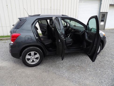 Used 2018 Chevrolet Trax LT w/ LT Convenience Package image 7