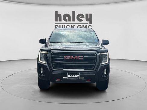 Used 2022 GMC Yukon XL AT4 w/ AT4 Premium Package AWD/4WD image 8