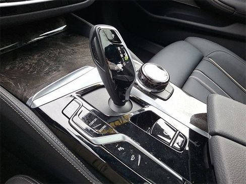 Used 2023 BMW M550i xDrive w/ Executive Package image 15