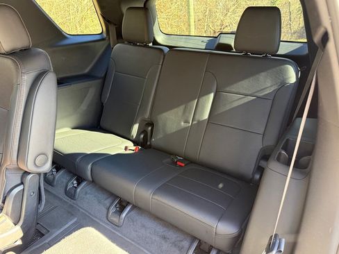 Used 2023 Chevrolet Traverse High Country w/ LPO, Floor Liner Package image 18