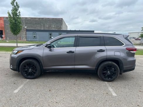 Used 2019 Toyota Highlander SE AWD/4WD image 7