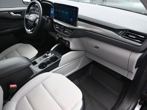 Used 2025 Ford Escape Base image 38