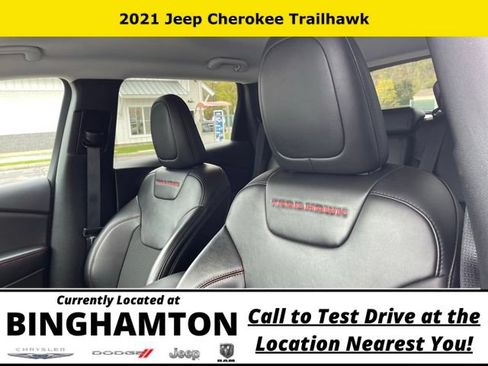 Used 2021 Jeep Cherokee Trailhawk AWD/4WD image 10