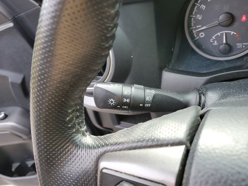 Used 2016 Toyota Tacoma TRD Sport image 16