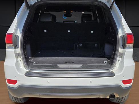 Certified 2022 Jeep Grand Cherokee Laredo X image 30