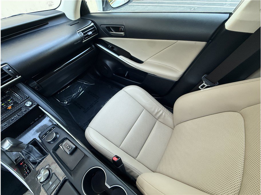 Used 2017 Lexus IS 200t RWD image 13