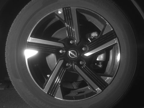 Used 2025 Nissan Sentra SV image 13