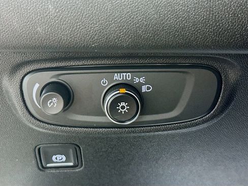 Used 2020 GMC Terrain SLE w/ LPO, Floor Liner Package AWD/4WD image 10