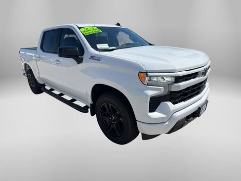 Used 2024 Chevrolet Silverado 1500 RST w/ Z71 Off-Road Package AWD/4WD image 6