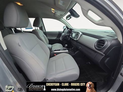 Used 2019 Toyota Tacoma SR5 AWD/4WD image 25