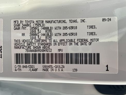 Used 2025 Toyota Sequoia TRD Pro AWD/4WD image 18