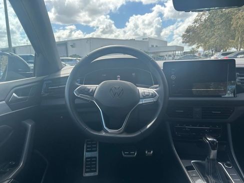 Used 2025 Volkswagen Jetta Sport image 48