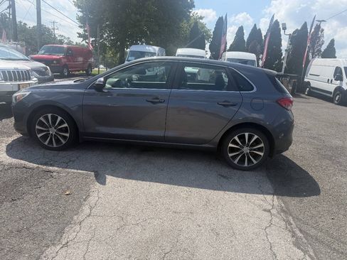 Used 2019 Hyundai Elantra GT w/ Style Package 02 FWD image 1