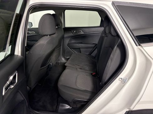 Used 2023 Kia Sportage LX image 27