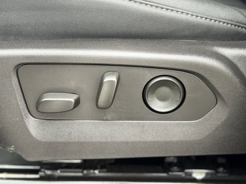 Used 2025 GMC Canyon Elevation w/ Convenience Package image 21