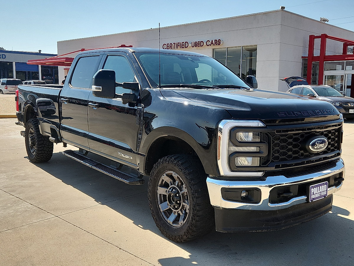 Used 2024 Ford F350 Lariat w/ Sport Appearance Package AWD/4WD image 4