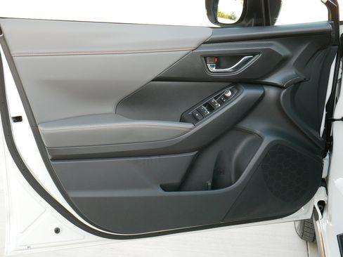 Used 2024 Subaru Crosstrek 2.5i Limited w/ Crosstrek Mirror Package image 6