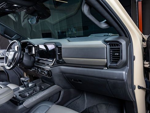 Used 2022 Chevrolet Silverado 1500 ZR2 w/ Technology Package image 18