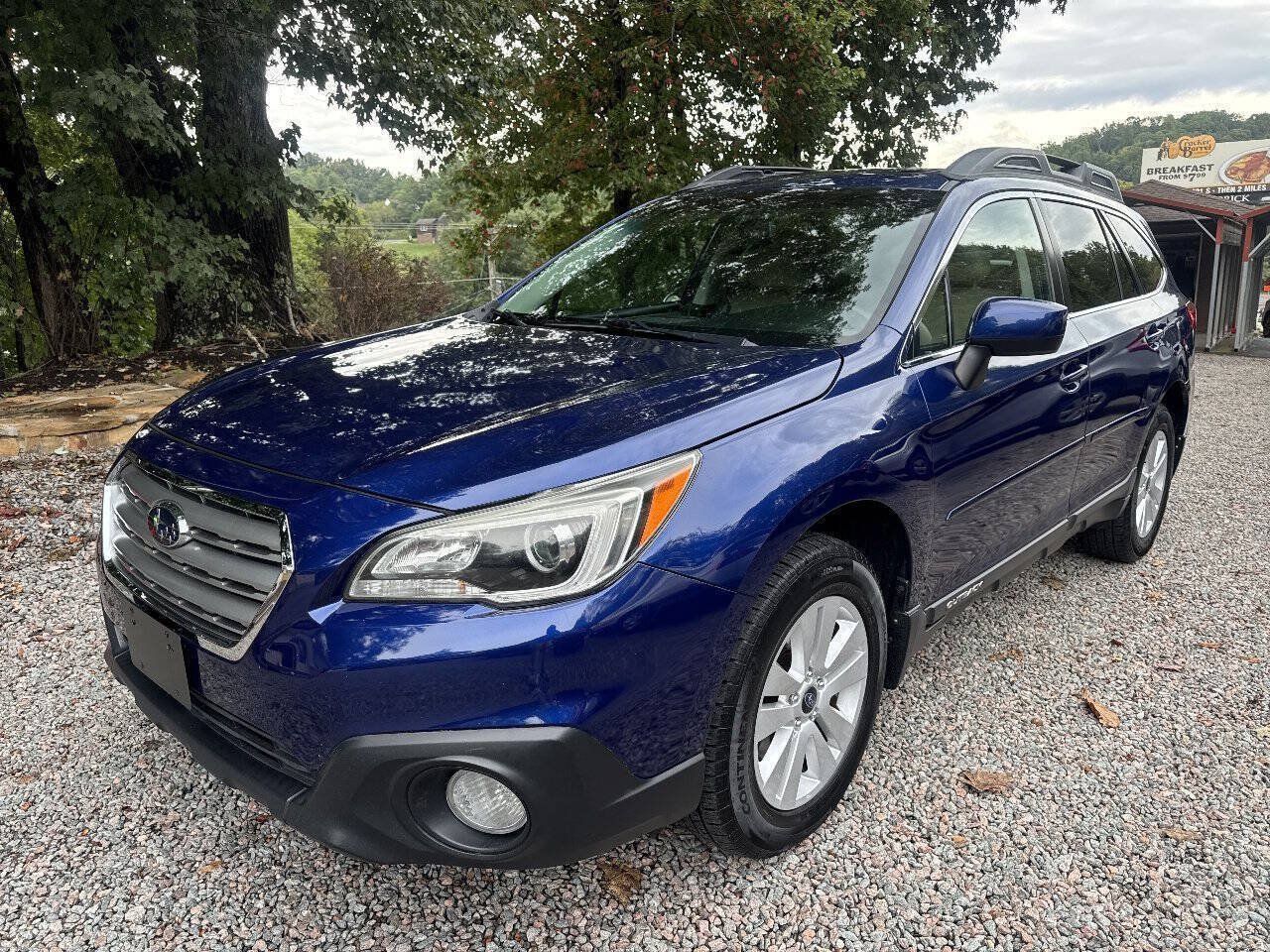 Used 2015 Subaru Outback 2.5i Premium AWD/4WD image 1