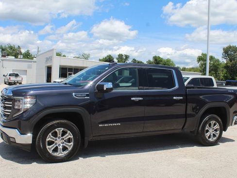Used 2024 GMC Sierra 1500 SLT AWD/4WD image 3