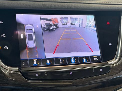Used 2020 Cadillac XT6 Premium Luxury FWD image 12