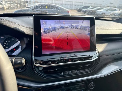 Used 2024 Jeep Compass Trailhawk image 16