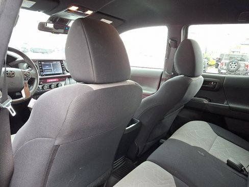 Used 2021 Toyota Tacoma TRD Sport image 12