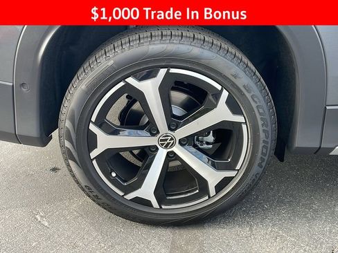 New 2026 Volkswagen Tiguan SE AWD/4WD image 32