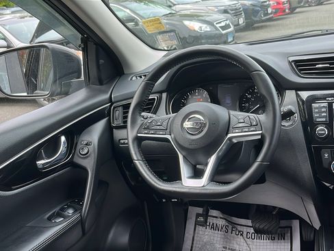 Used 2017 Nissan Rogue Sport SL w/ SL Premium Package AWD/4WD image 24