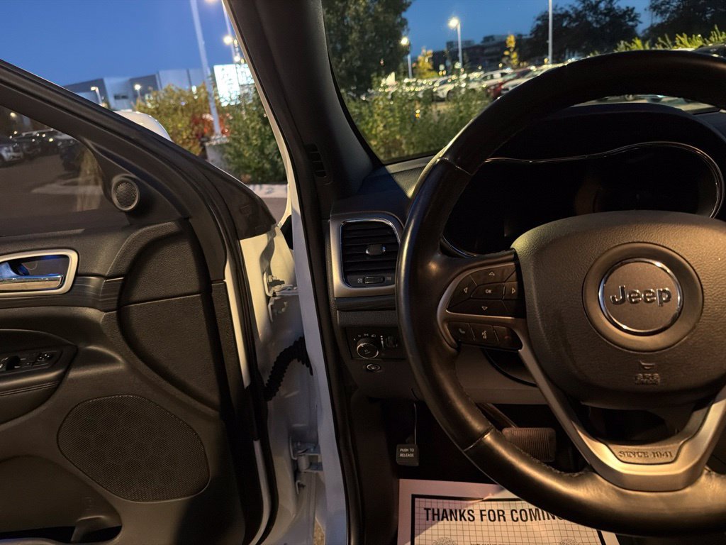 Used 2020 Jeep Grand Cherokee Altitude AWD/4WD image 24