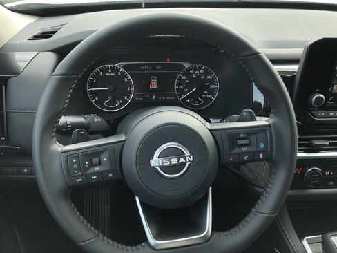 New 2025 Nissan Pathfinder SV image 25